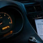 Voyant service allumé : diagnostic par couleur et réinitialisation (tableau de bord voiture)