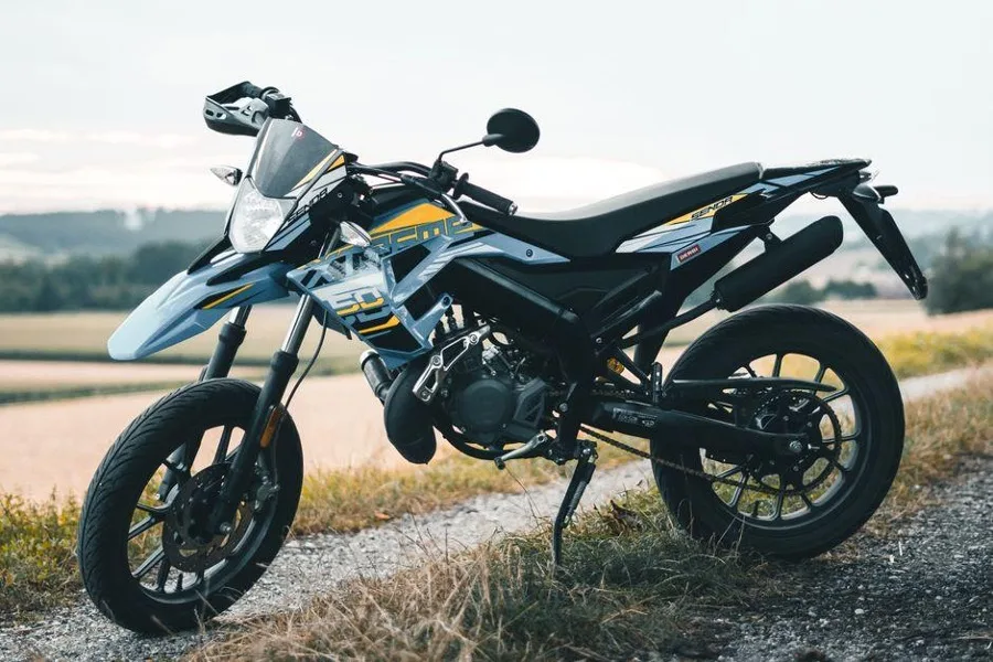 Pot d&rsquo;échappement 50cc homologué : ce qu&rsquo;il faut vérifier pour le permis AM