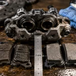 Changer plaquette de frein moto : jauge 2 mm